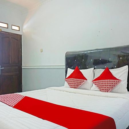 Oyo 90369 An Nur Family Homestay Syariah Cigombong Extérieur photo