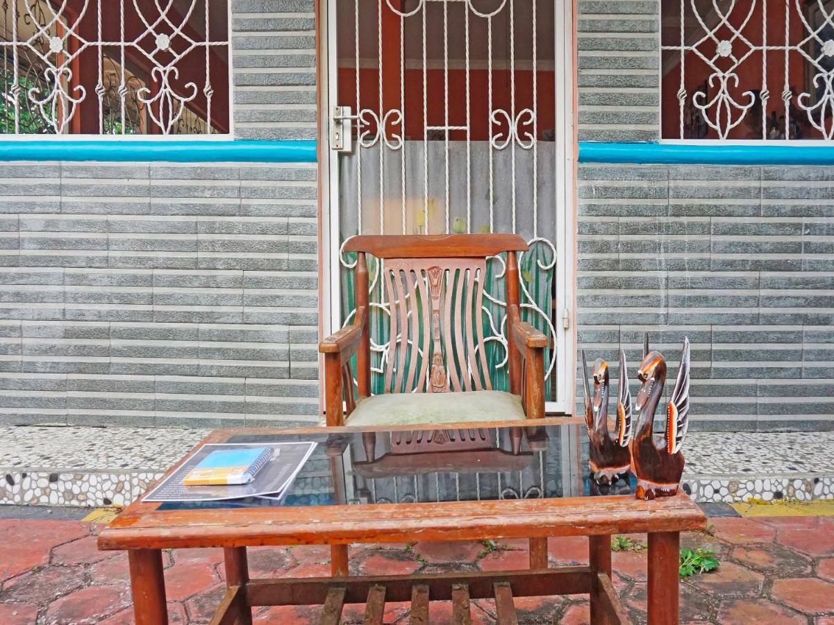 Oyo 90369 An Nur Family Homestay Syariah Cigombong Extérieur photo