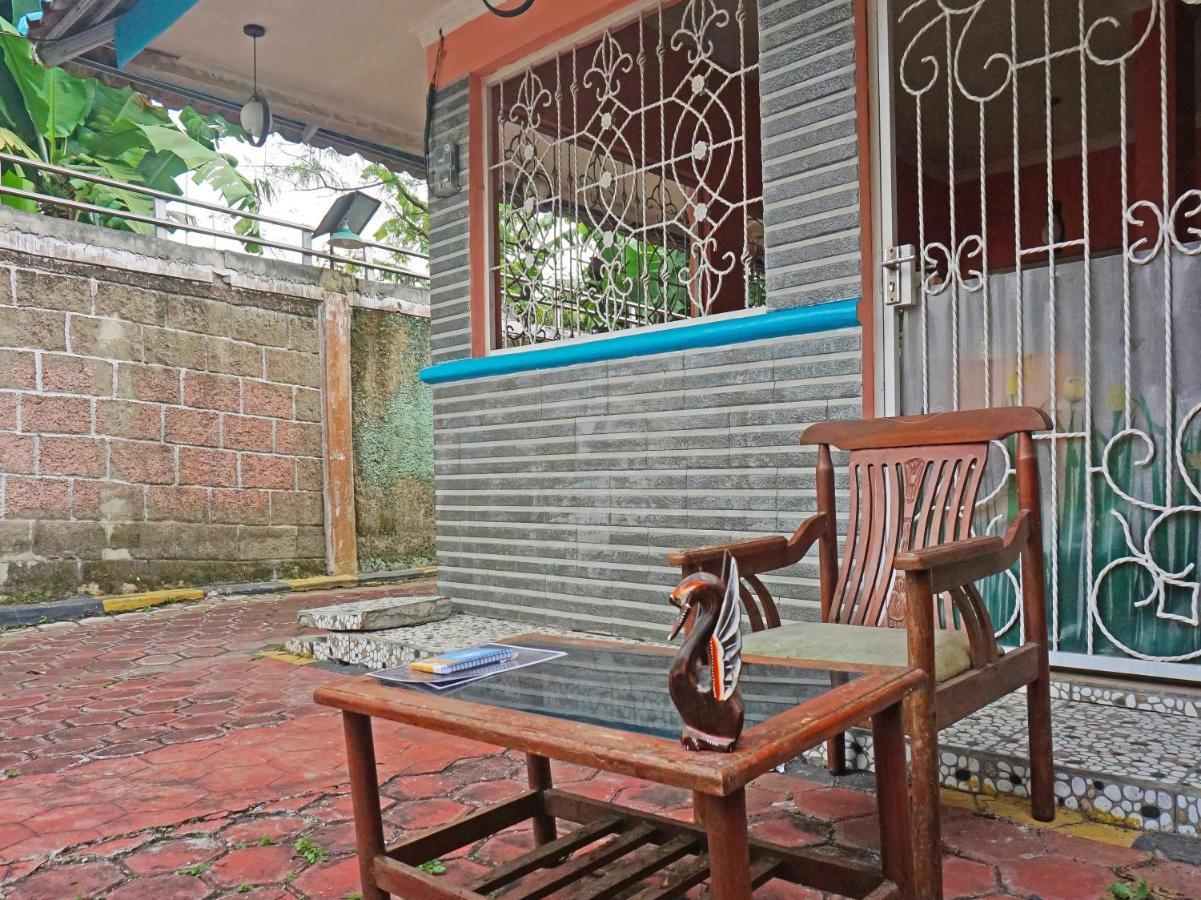 Oyo 90369 An Nur Family Homestay Syariah Cigombong Extérieur photo