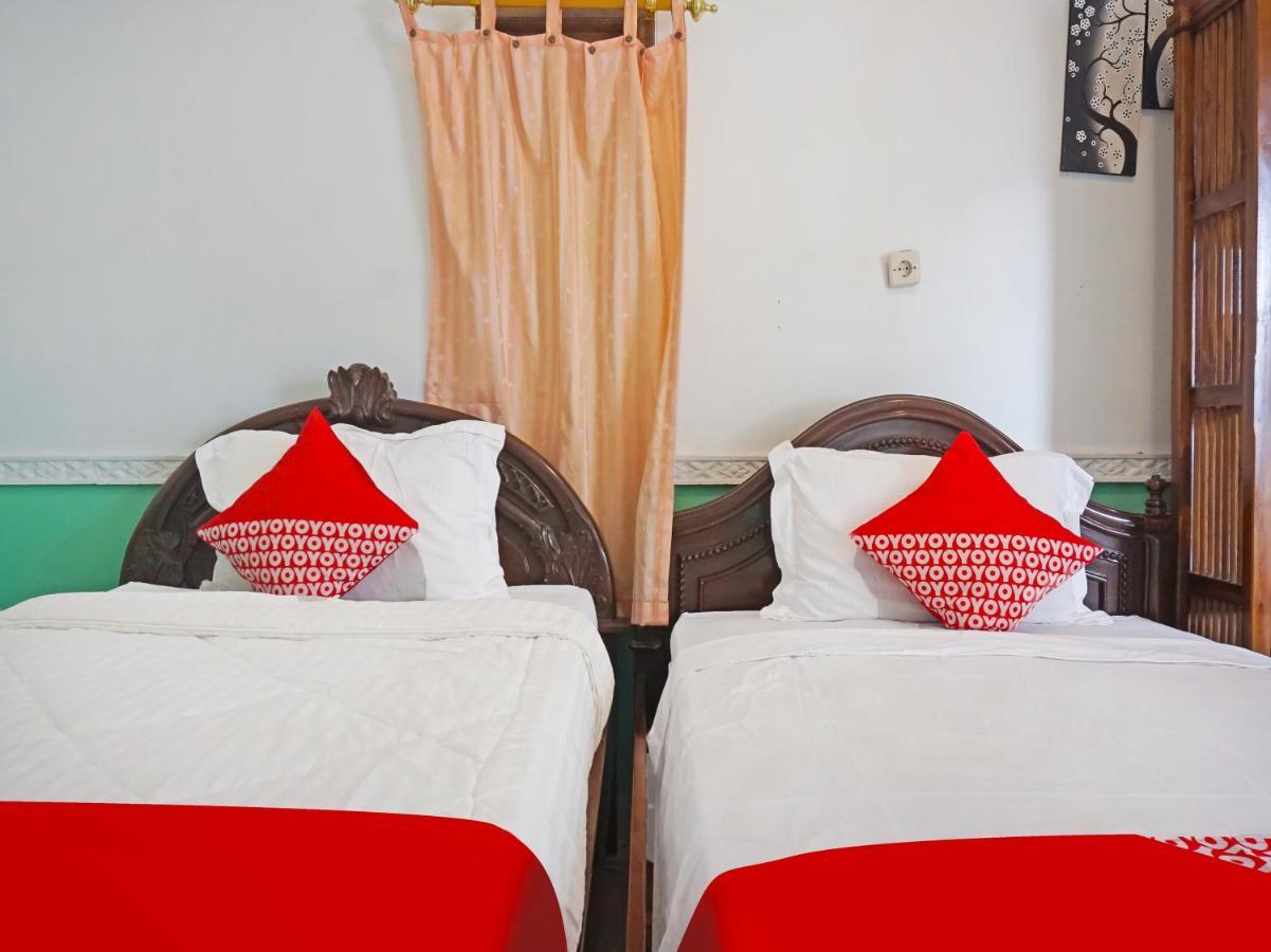 Oyo 90369 An Nur Family Homestay Syariah Cigombong Extérieur photo
