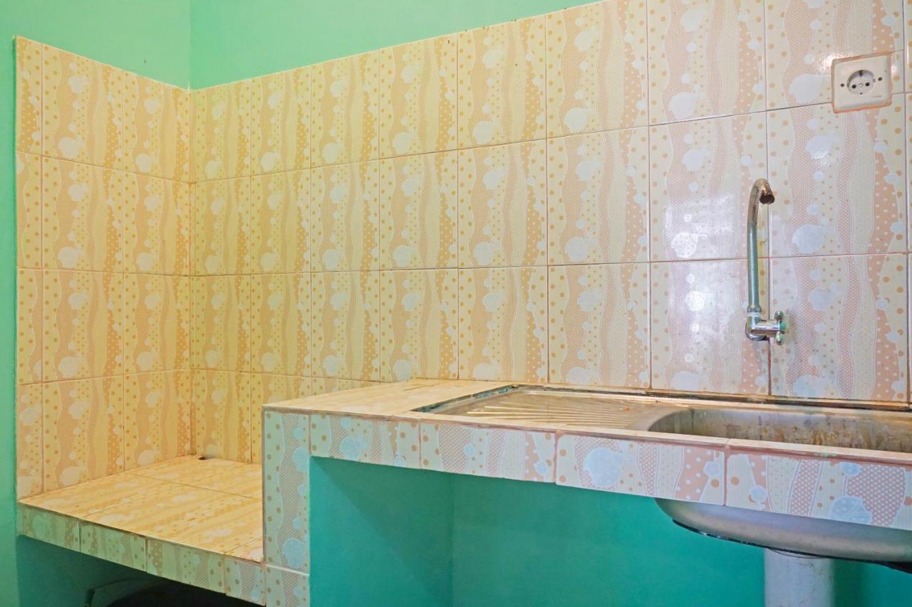 Oyo 90369 An Nur Family Homestay Syariah Cigombong Extérieur photo
