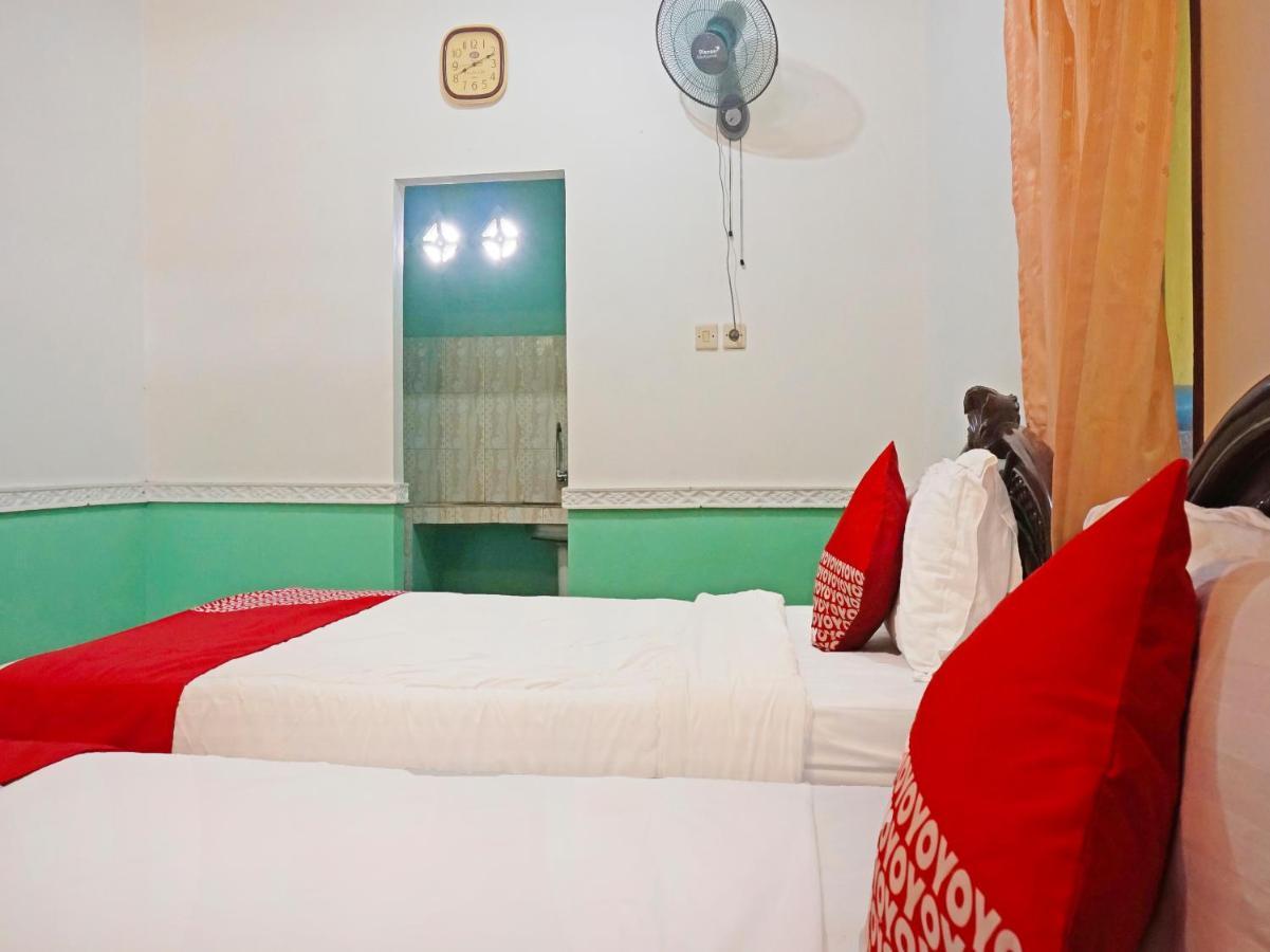 Oyo 90369 An Nur Family Homestay Syariah Cigombong Extérieur photo