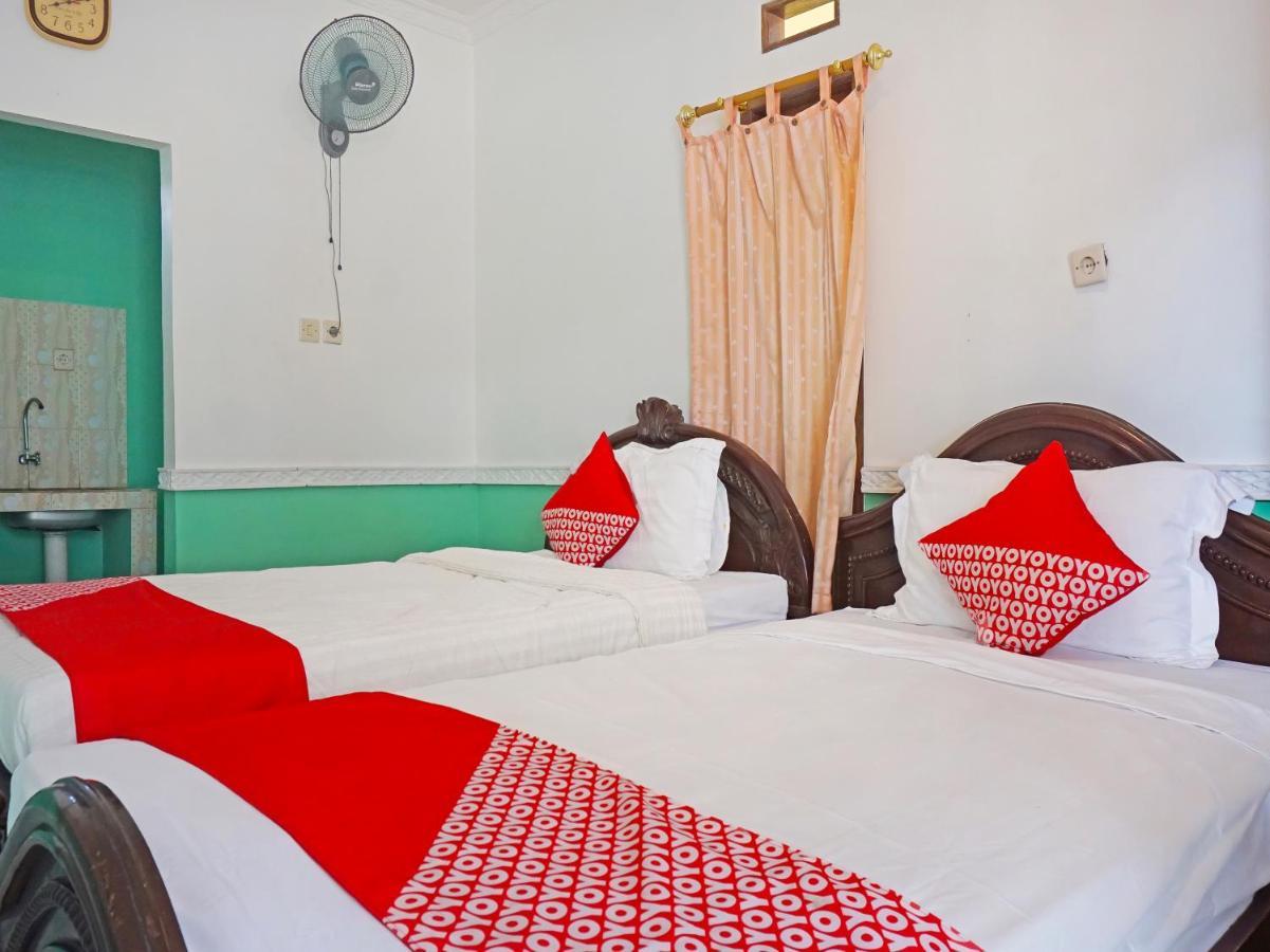 Oyo 90369 An Nur Family Homestay Syariah Cigombong Extérieur photo